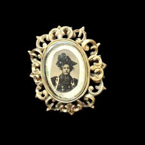 1800's Antique Ornate Gold-Plated Mourning Brooch With Victorian-Era Portrait as